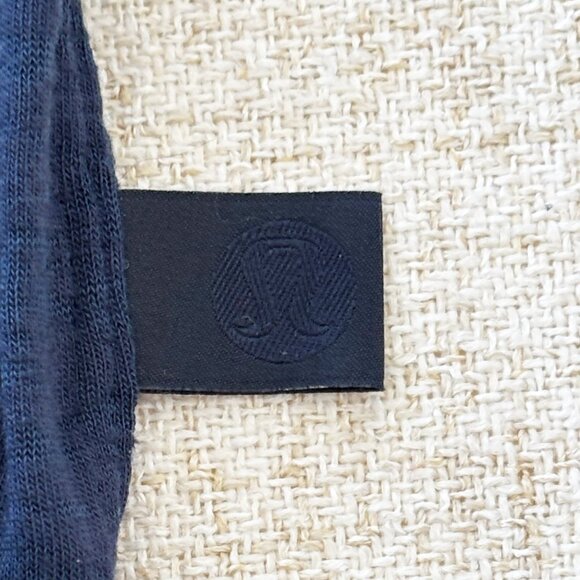 lululemon True Navy Tie-Waist Breathable Short-Sleeve Shirt size 4 or 6 - Picture 10 of 11